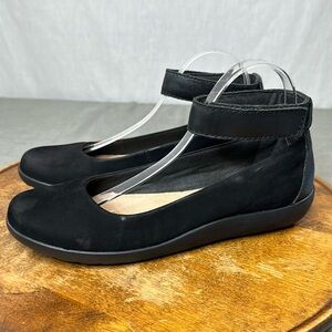 Clarks Collection Shoes Womens 9.5M Black Leather Ankle Strap Slip On Flats